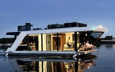 Pioneering Luxury Waterfront Accommodation: A Case Study with Miramar Tents’ Houseboat – Sea Villa